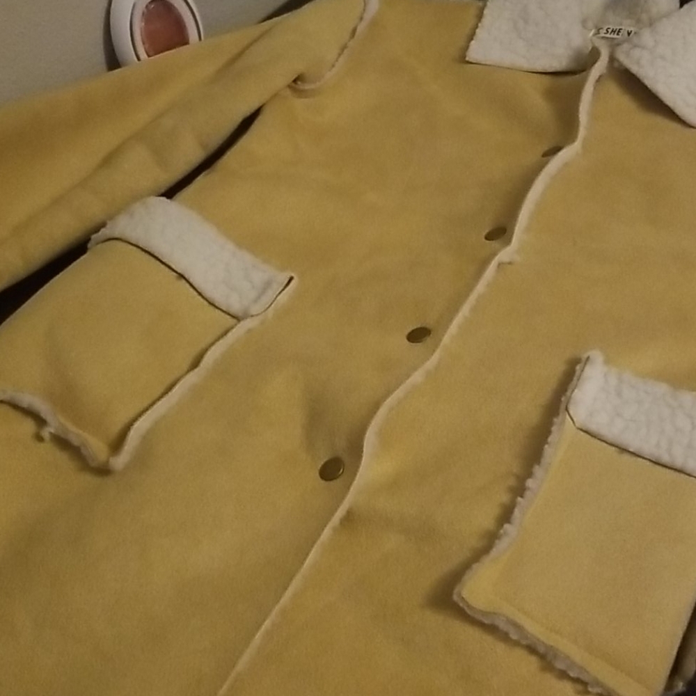 Coat - Picture 4 of 5
